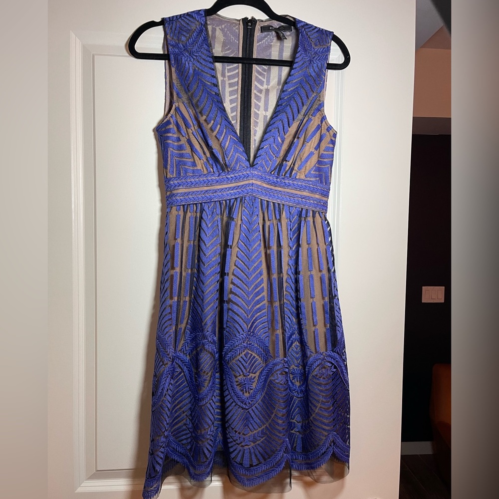 BCBG Max Azria Embroidered Tulle mesh overlay dress, lined. Size 02. New